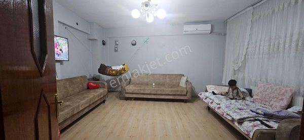 Hürriyet Mahallesi 3+1, Doğalgazlı, 120 M. 5.kat Satılık Daire