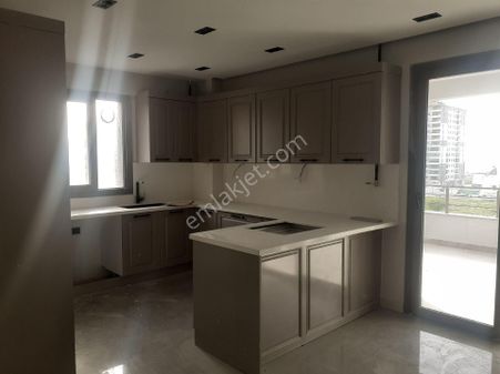 Berat Atabey Emlaktan Altınkayısı Bulvarında 4.5+1 Sıfır Arakat Satılık Daire