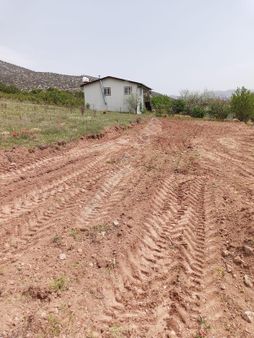 Isparta Merkez Büyükgökçeli'de Kanal Dibi Satılık Tarla