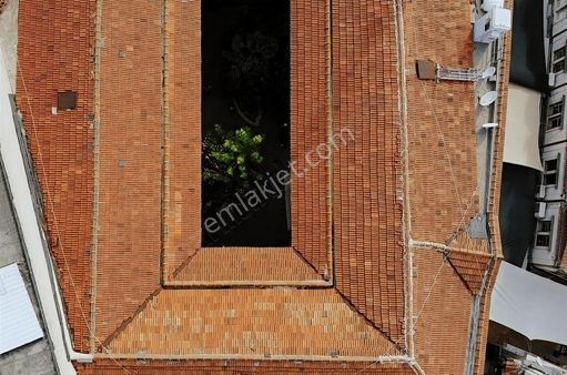 Kemeraltı Anafartalar Caddesinde Satılık Kıymetli Mülk