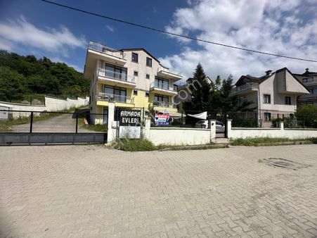 Gölcük Topçular Mahallesi Armada Evlerinde Manzaralı Müstakil Bahçeli Satılık Fırsat Boş Villa