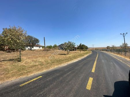 Hicret Çorlu Yenicede Resmi Yolu Olan Köye Cephe 950 M Kupon Yer