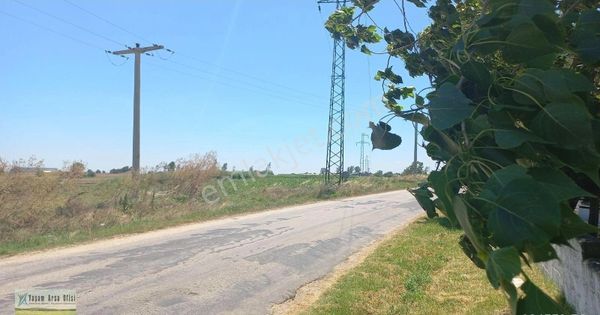 Lüleburgaz Ovacık'da 300 M2 Ana Yola İkinci Parsel Satılık Yatırımlık Arazi