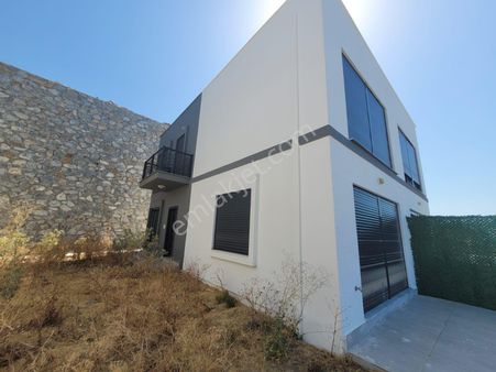 Sonsuz Deniz Manzaralı 3+1 Acil Satılık Sıfır Villa