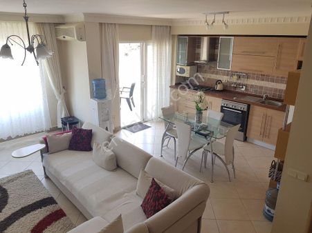 Armutalanda Havuzlu Sitede 4+1 Üst Dubleks Daire