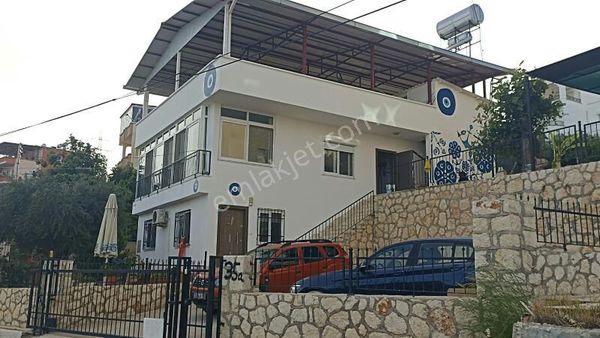 Akkum-narlıkuyu'da Satılık Deniz Manzaralı 2 Katlı Bahçeli Müstakil Ev