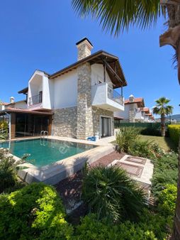 400 M2 Arsa İçinde Müstakil Villa