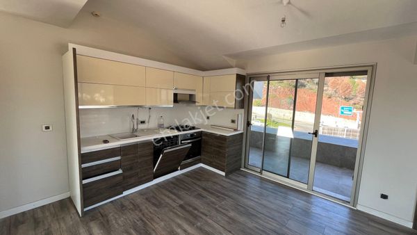 Marmaris Armutalan'da Kiralık Şehir Ve Deniz Manzaralı Lüks Daire