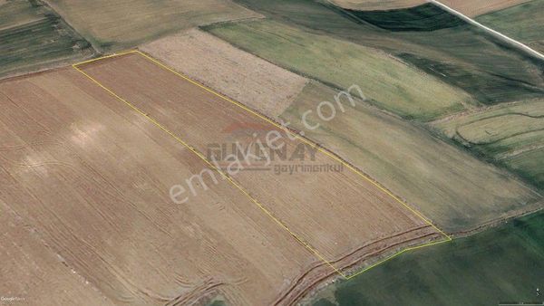 Güvenay - Çorum Cemilbey Yolu Aliki Bağları Yanında 9.515 M² Tarla