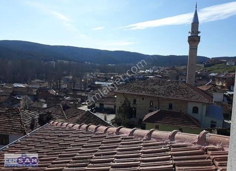 Kütahya Aslanapa 1.001 M2 Telefon Parasına Gölet Manzaralı Arazi