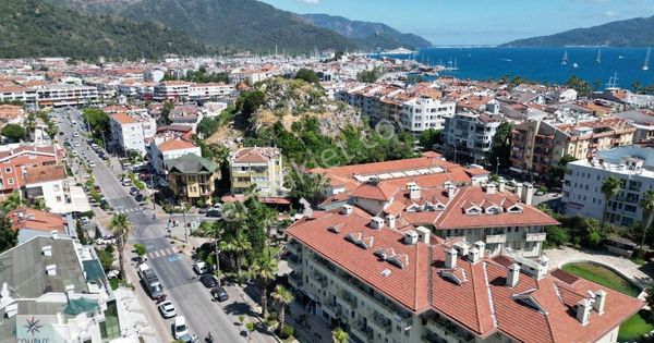 Marmaris Merkezde Kemeraltı Mahallesi Ana Cadde Üzerinde Satılık Dükkan