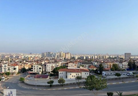 Antalya Kepez Barış Mahallesinde Seyir Terası Altında Antalya Manzaralı Duplex.