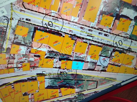 Afyon Tezcan Emlaktan Sümer Mahallesi Arkalı Önlü Arsa