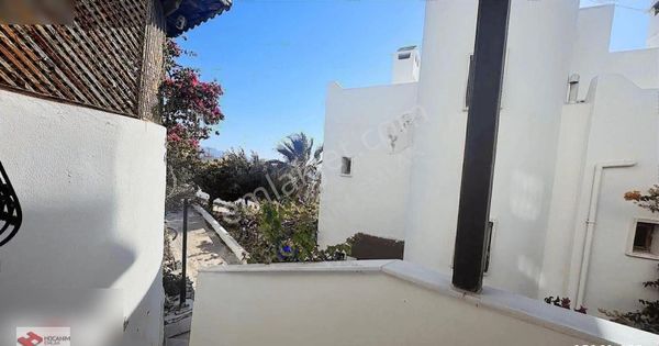 Bodrum Akyarlar'da Sitede Deniz Manzaralı Villa