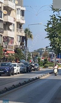 Kuşadası Merkezde Sahile 50 Mt Satılık Daire