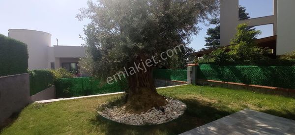 Güzelbahçe Çelebi De Uygun Fiyatlı 4+1 Asansörlü Satılık Trıblex Villa