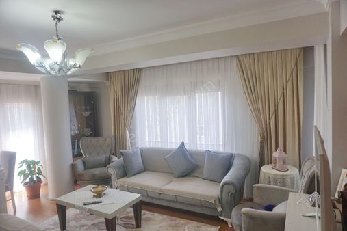 Meral R1765 Yeni 10 Yaş Kapalı Otoparklı Asansörlü Binada 3+1 Geniş Lüks