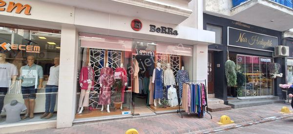 Kocaeli Karamürsel Çarşı Merkezinde Satılık 40 M2 Dükkan