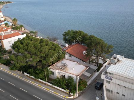 Poyraz Gayrimenkul'den Deniz'e 10m Satılık Müstakil Ev