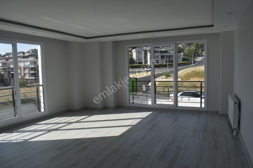 Büyükçekmece Cumhuriyet Mah Ultra Lüks Sıfır Merkezi Geniş 3+1 Satılık Daire