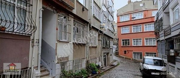 Fatih Kariyede 1+1 Giris Kat Daire