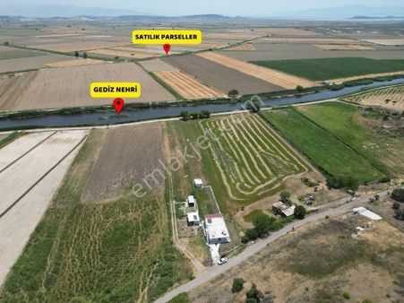 Foça Yeni Bağarasında 310 Mk Yerim Satılık