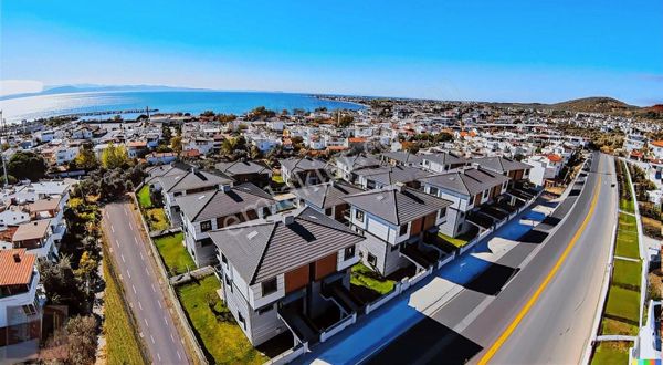 Güçlü Kardeşler Güre Merkezde Manzaralı 4+2 Lüks Trıblex Villa'r