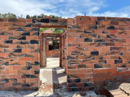 Ceren Gayrimenkulden Yeşilyurt Da Satılık İçinde Eviolan Arazi