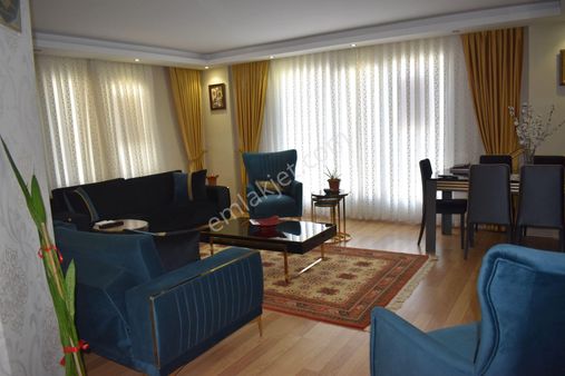 Büyükçekmece Atatürk Mah Lüx Havuzlu Sitede Geniş 2+1 Daire