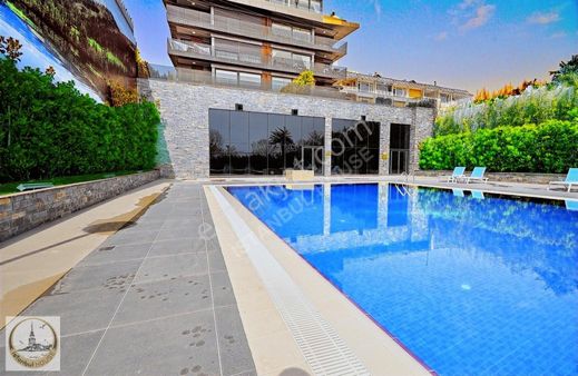 Yeşilköy'de Yalı Sitesinde Özel Tasarım Lüks Dubleks Daire