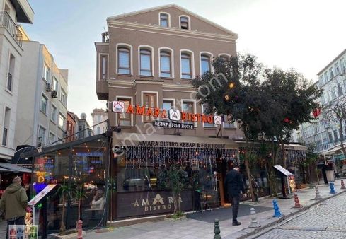 Sultanahmette Mülken Satılık Restorant Ve Otel Çok İyi Konumda
