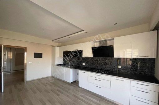 Sürer Emlak`tan Satılık 4,5+1 Dairemiz 260 M2 Kare Olup 14. Katta Olmaktadır.