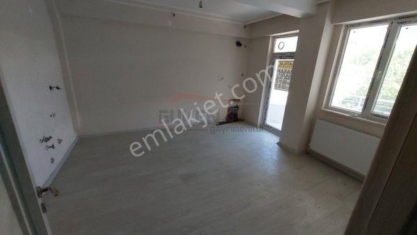 Güvenay - Çorum Kubatlar Halı Saha Arkası 2+1 Satılık Daire