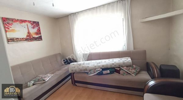 Hacıishak Mh.karakol Ve Okula Yakın 254m² Arsa İçinde Müstakilev