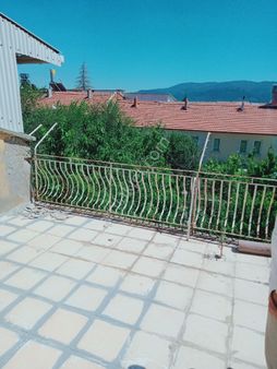 Kütahya Merkezde Yoncalı Termal Tesislerinde Tripleks Daire Eşyalı Olarak Satılıktır