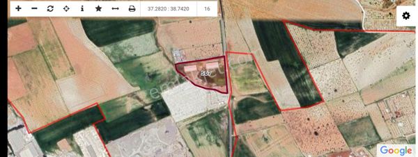 Karaköprü Yarımtepe'de Satılık 16 Dönüm Müstakil Tarla