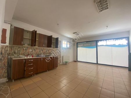 Adalı Gayrimenkul'den Satılık Köşe Başı Dükkan Yeşilbayırın İşlek Caddesinde