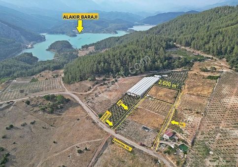 Kumluca Salur Baraj Mevkiinde 2600 Metre² Bungalov Ve Her Türlü Tarıma Elverişli Tarla Satılıktır