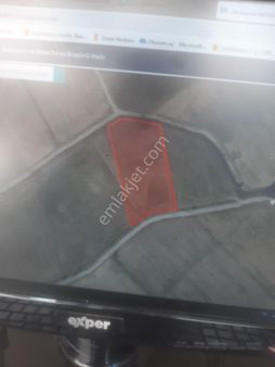 Yeşilyurtta Yola Sıfır Satılık Arazi Tarla
