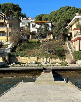 Planet'ten 1013 M2 Arsalı Geniş Rıhtımlı 2 Ev Ve Müstakil Yalı