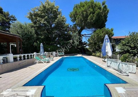 Planet'ten Muhteşem Deniz Manzaralı Ve Havuzlu Dubleks Daire