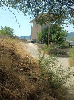 Seferihisar Eski Orhanlı Köyünde Satılık 300 M2 İmarli Arsa