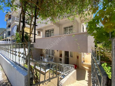 Altınoluk İlkbahar'dan Müstakil Bahçeli Ve Girişli Pazar Sokağında 2+1 Bakımlı Uygun Fiyatlı Daire