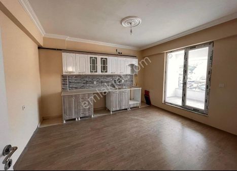 Evkars'tan 3+1 Yeni Bina Güney Cephe 140 M2 Balkonlu Merkezi Lokasyon