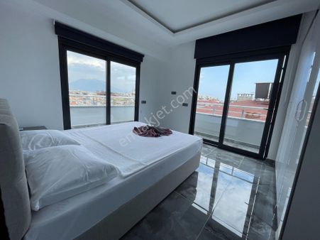 Alanya Merkezde 2+1 Dubleks Manzaralı Denize 100m