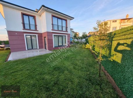 Redstone Electus'tan Önerler'de Satılık 3 Adet Villa