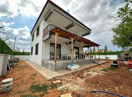 Çakır Gayrimenkulden Burç Esentepede 3 Tarafı Açık Villa 680 Mt