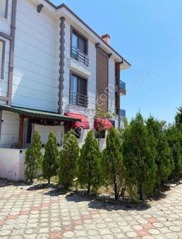 Küçükkuyu'da Efsane Bahçe Katı Yüzme Havuzlu Deniz Manzaralı