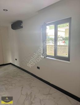 Ünsal Mahallesi Cadde Üstü Tadilatı Satılık Süper Dükkan Mağaza