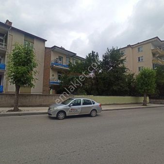Acil Satılık Çorum Gülabibey Polis Lojmanları Karşısı 3 Katlı Bina